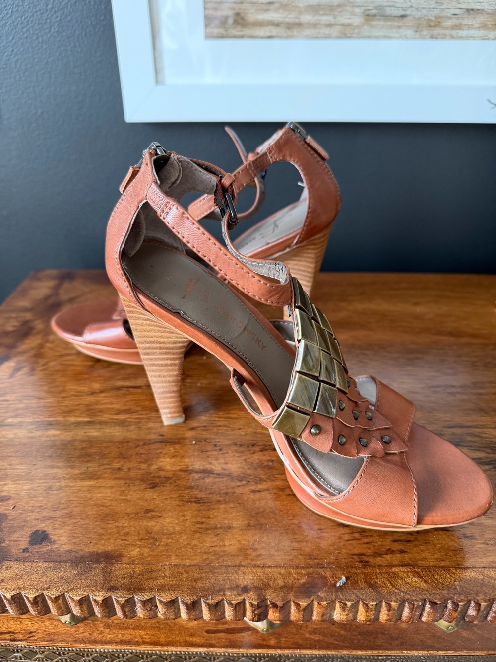 B. Makowsky Tan Leather Studded Sandals Heels with Metallic Accent - Picture 7 of 9